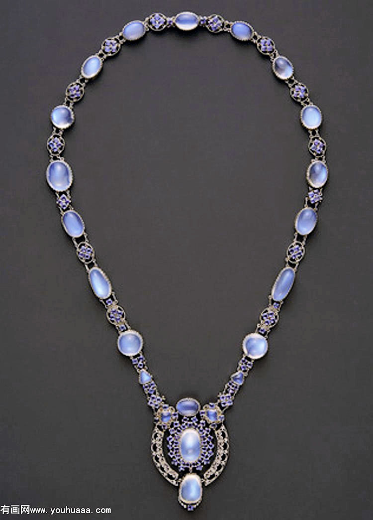 necklace with pendant